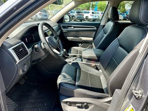 Used 2023 Volkswagen Atlas SE w/ Panoramic Sunroof Package AWD/4WD image 10