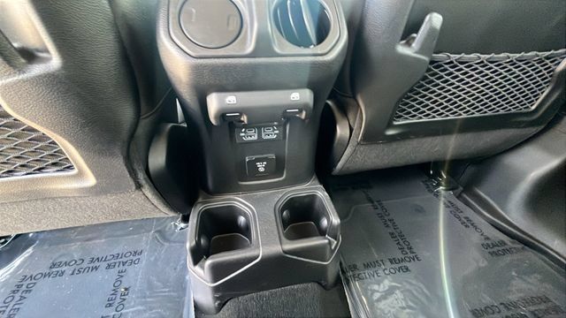 Used 2026 Jeep Gladiator Mojave AWD/4WD image 23