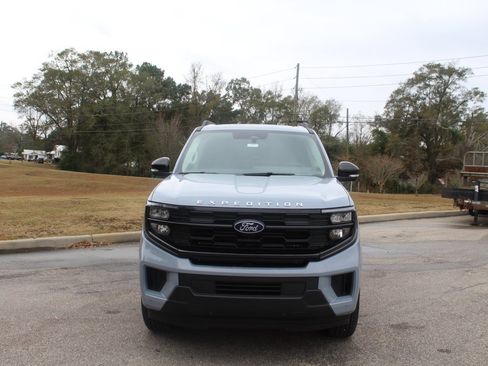 New 2025 Ford Expedition Active image 9