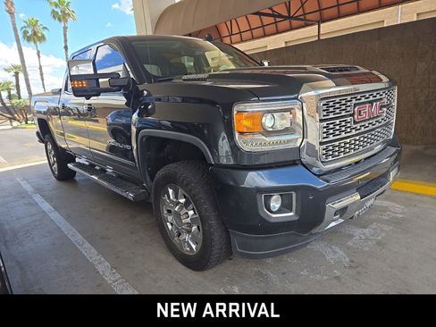Used 2019 GMC Sierra 2500 Denali w/ Duramax Plus Package image 3