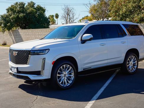 Certified 2021 Cadillac Escalade Premium Luxury image 3