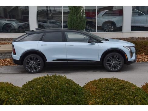 New 2026 Cadillac Optiq Sport 2 w/ LPO, Floor Liner Package AWD/4WD image 3