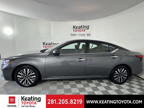 Used 2024 Nissan Altima 2.5 SV image 8