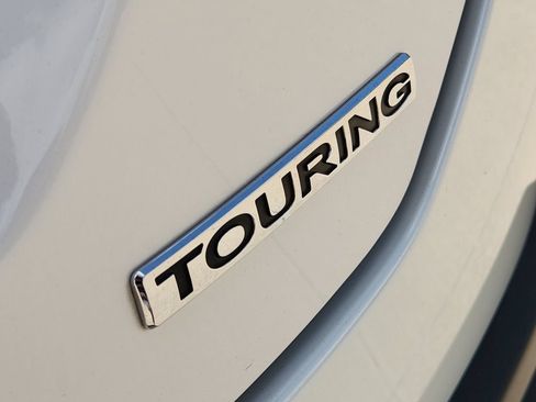 Used 2025 Honda Pilot Touring image 12