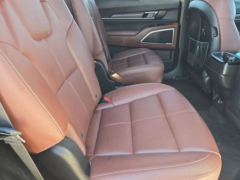 Certified 2024 Kia Telluride EX w/ EX Captain's Chair Package image 19