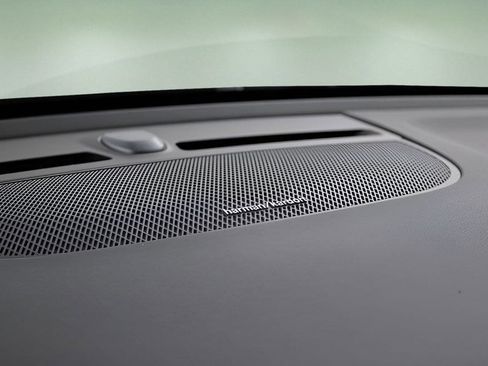 New 2026 Volvo XC40 B5 Ultra w/ Protection Package Premier image 40