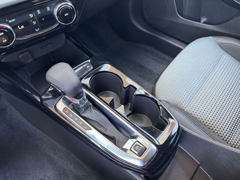 Used 2025 Chevrolet Trax LT image 41