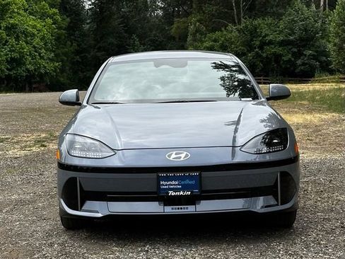 Certified 2025 Hyundai Ioniq 6 SE RWD image 3