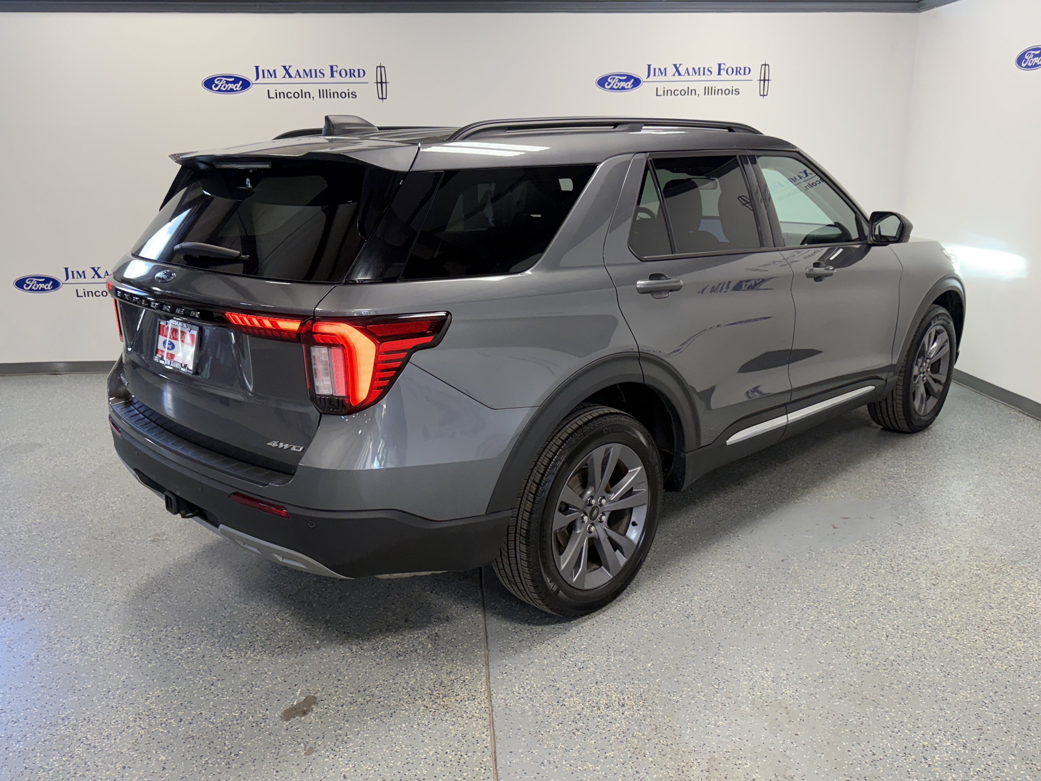 Used 2025 Ford Explorer Active w/ Active Comfort Package AWD/4WD image 34