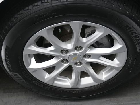 Used 2021 Chevrolet Equinox LS w/ LS Convenience Package FWD image 24