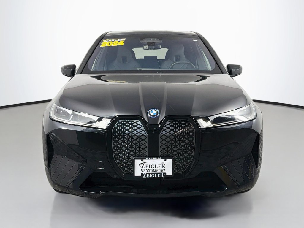 Used 2024 BMW iX xDrive50 w/ Sport Package AWD/4WD image 2