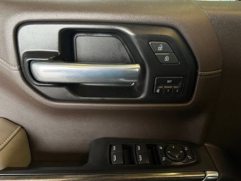 Used 2021 Chevrolet Silverado 1500 LTZ w/ Technology Package AWD/4WD image 30