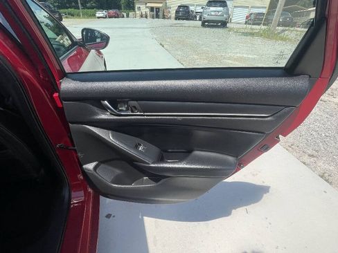 Used 2018 Honda Accord Sport image 23