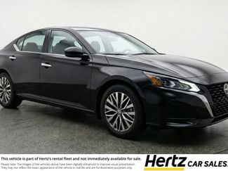 Used 2025 Nissan Altima 2.5 SV video 1