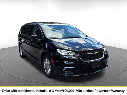 Used 2024 Chrysler Pacifica Touring-L