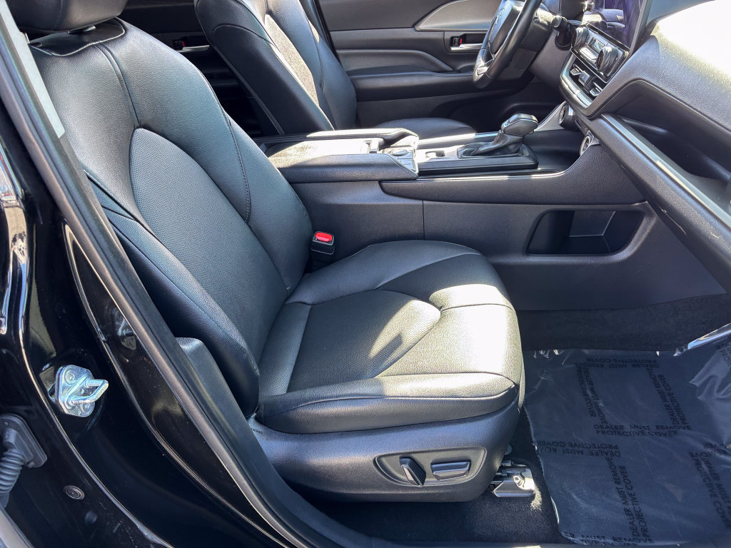 Certified 2025 Toyota Grand Highlander AWD image 37