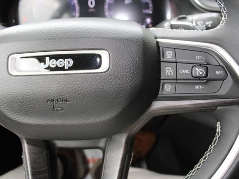 Certified 2023 Jeep Grand Cherokee L Limited image 15