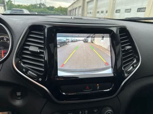 Used 2022 Jeep Cherokee Limited AWD/4WD image 12