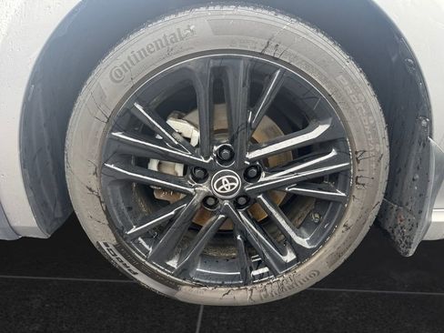 Used 2025 Toyota Camry SE w/ Convenience Package image 9