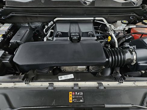 Used 2023 GMC Canyon AT4 image 28