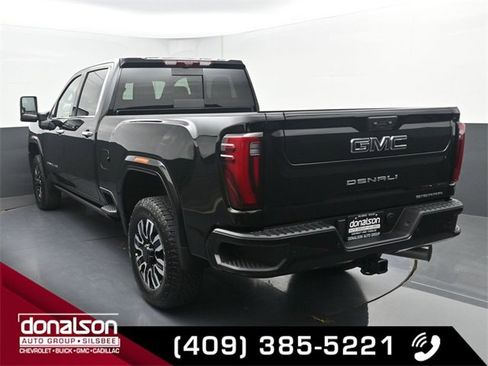 New 2026 GMC Sierra 2500 Denali Ultimate w/ LPO, Black Badging Package image 4