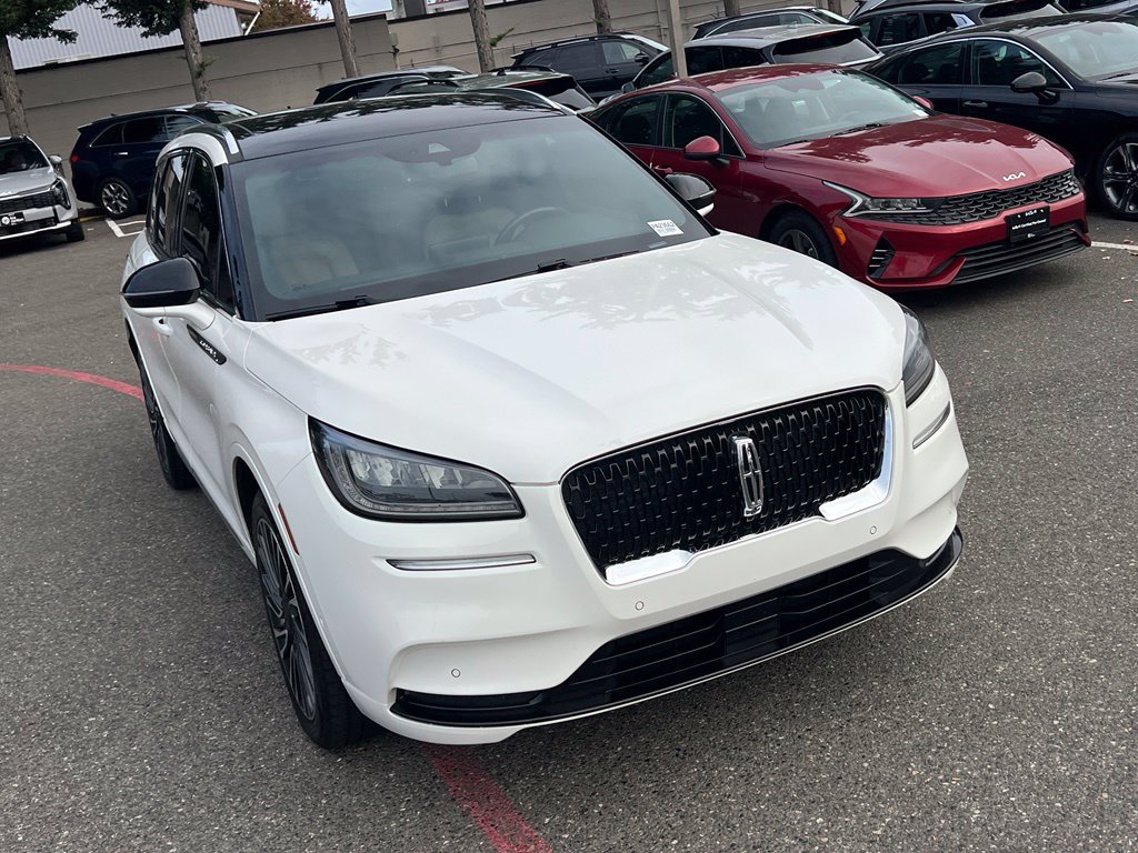 Used 2021 Lincoln Corsair Reserve AWD/4WD image 3