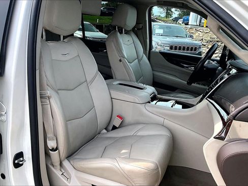 Used 2015 Cadillac Escalade ESV Premium AWD/4WD image 7