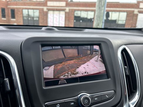 Used 2024 Chevrolet Equinox LT image 17