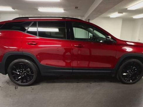 Certified 2023 GMC Terrain SLT w/ Infotainment Package II image 9