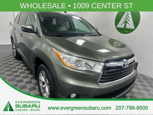 Used 2014 Toyota Highlander XLE AWD/4WD image 1