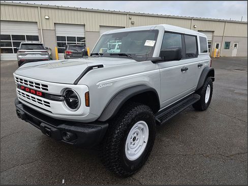 Used 2026 Ford Bronco Heritage Edition AWD/4WD image 1