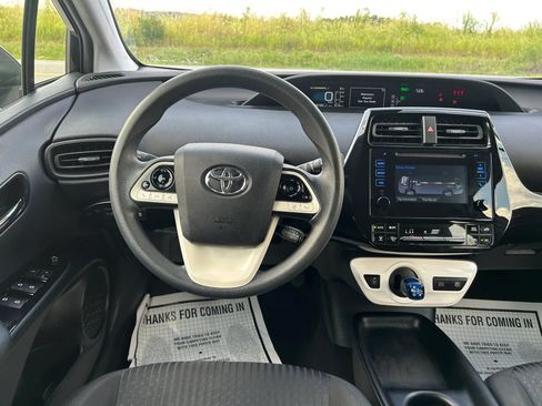 Used 2017 Toyota Prius Four FWD image 14