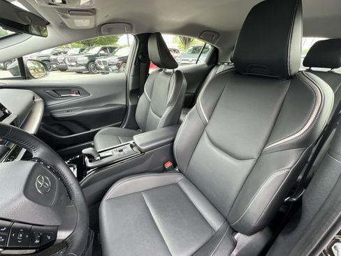 Used 2025 Toyota Prius XLE AWD/4WD image 13