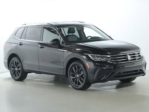 Used 2024 Volkswagen Tiguan SE image 9