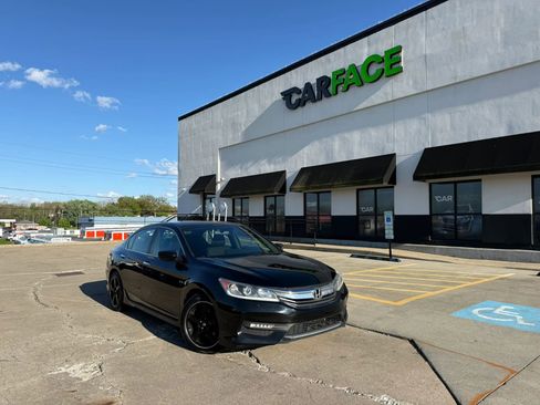 Used 2017 Honda Accord Sport image 1