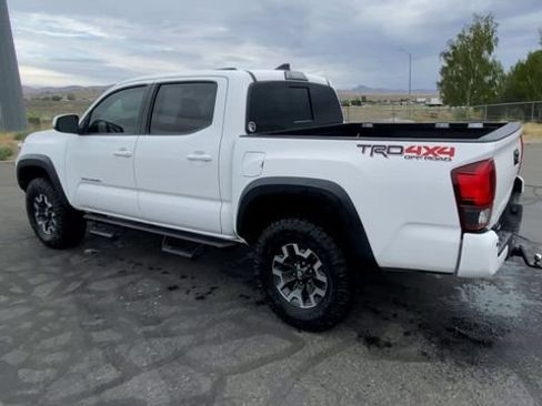 Used 2019 Toyota Tacoma TRD Off-Road AWD/4WD image 6