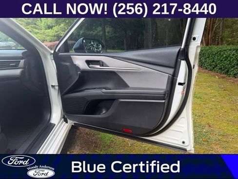 Used 2025 Toyota Camry SE FWD image 27