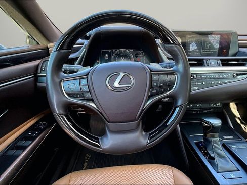 Used 2020 Lexus ES 350 w/ Premium Package image 11