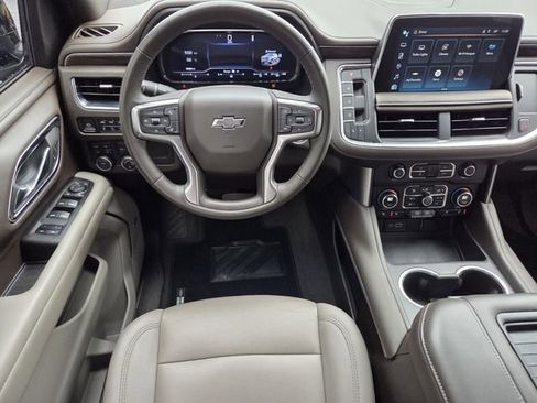 Certified 2024 Chevrolet Tahoe Z71 w/ Luxury Package image 16