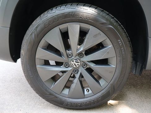 Used 2024 Volkswagen Taos S FWD image 43