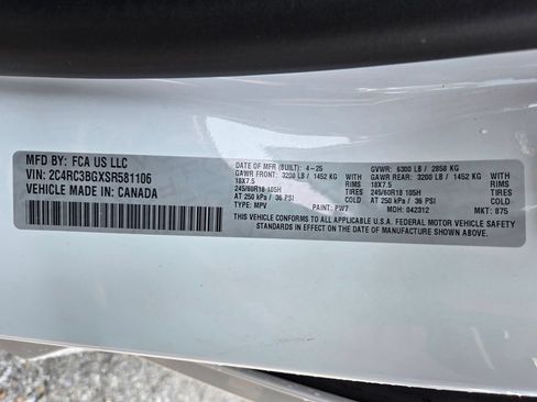 Used 2025 Chrysler Pacifica Select AWD/4WD image 33
