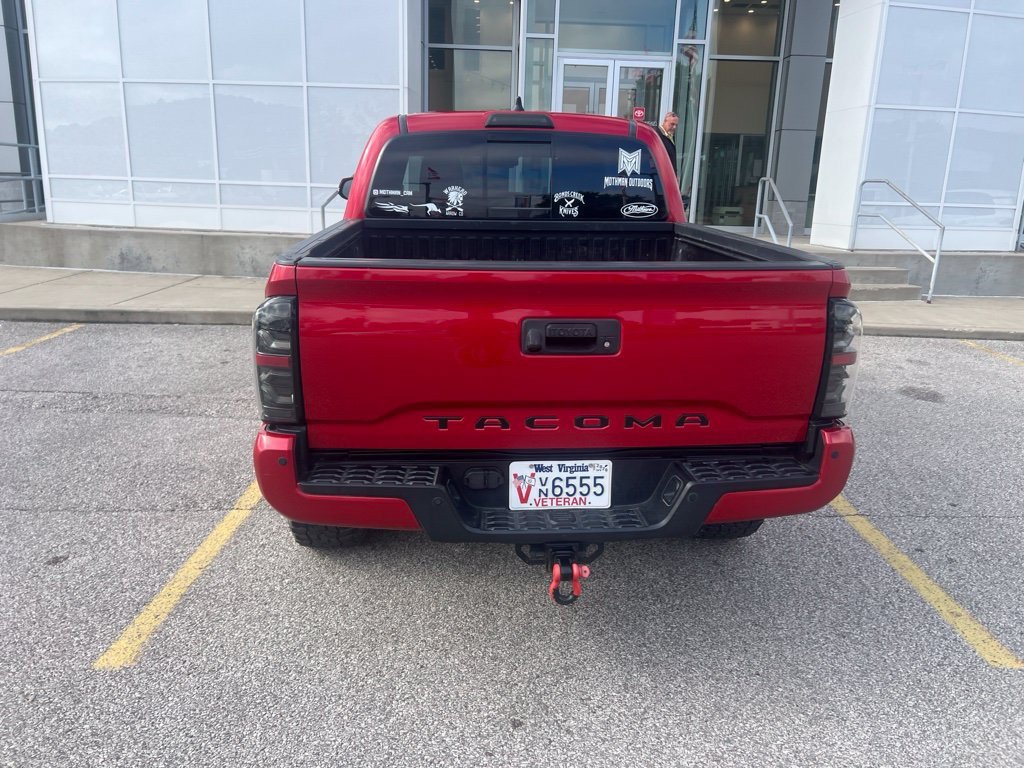 Used 2023 Toyota Tacoma TRD Sport w/ Technology Package AWD/4WD image 4