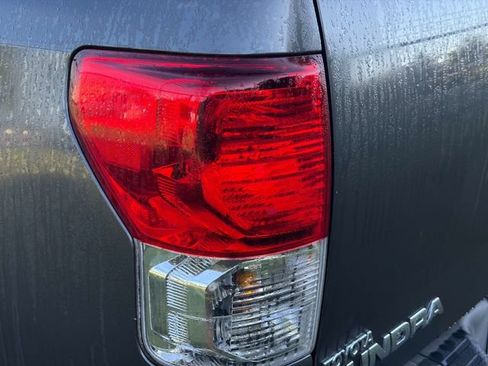 Used 2013 Toyota Tundra 4x4 Double Cab w/ SR5 Pkg image 8