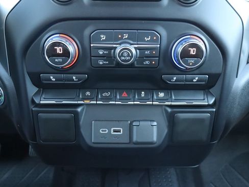 Used 2021 Chevrolet Silverado 1500 LT AWD/4WD image 12