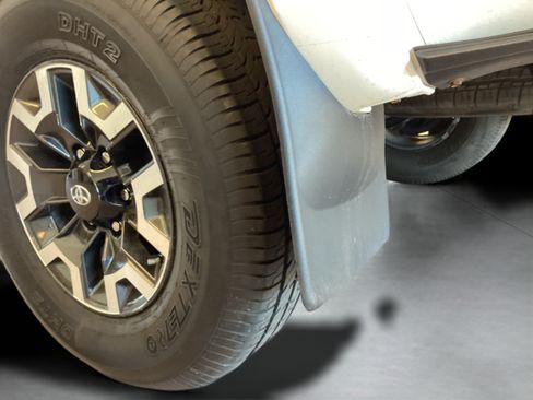 Used 2019 Toyota Tacoma SR5 AWD/4WD image 50