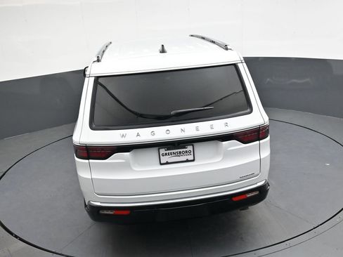 Used 2024 Jeep Wagoneer L Series II w/ Flexible Seating Group image 27