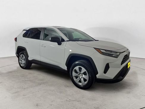 Used 2025 Toyota RAV4 LE image 7