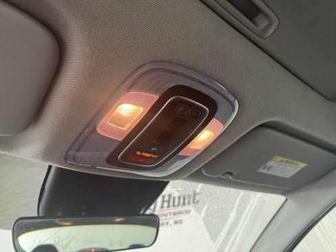 Used 2025 Hyundai Elantra SEL image 22