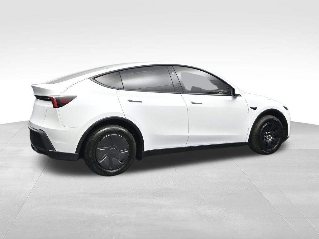 Used 2026 Tesla Model Y 2WD image 2