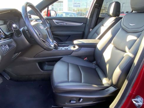 Used 2023 Cadillac XT6 Luxury image 14